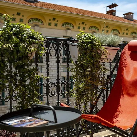 Massena Apartamento *